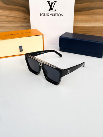 Loui_s_vuit_ton_silver_ black_1502