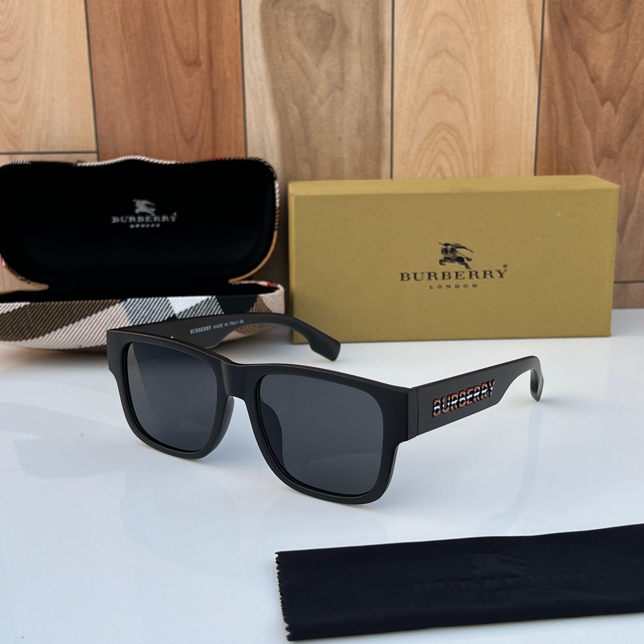 Luxurious Aaa quality sunglass